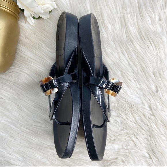 Stuart Weitzman Black Patent tortoise shell ring Thong Sandals Sz 7.5 - Picture 4 of 8